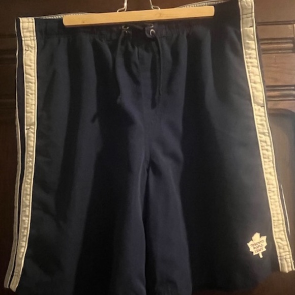 Toronto Maple Leafs Swim Shorts - Picture 4 of 4